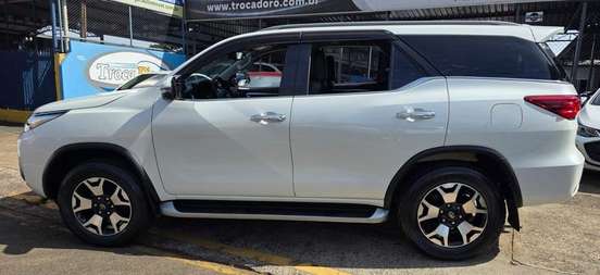 TOYOTA-HILUX SW4-2019