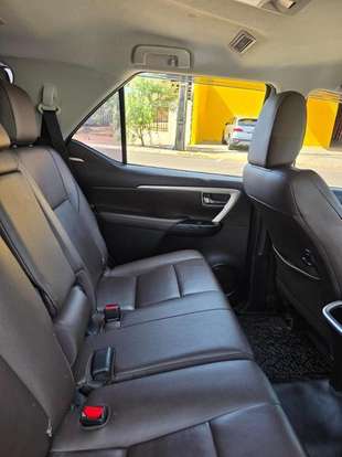 TOYOTA-HILUX SW4-2019