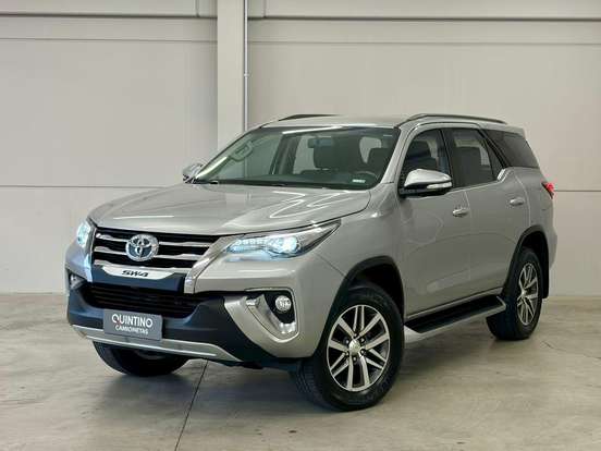 TOYOTA-HILUX SW4-2017