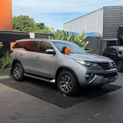 TOYOTA-HILUX SW4-2.8 SRX 4X4 7 LUGARES 16V TURBO INTERCOOLER DIESEL 4P AUTOMÁTICO TOYOTA-HILUX SW4-2019