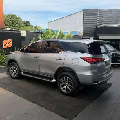 TOYOTA-HILUX SW4-2019