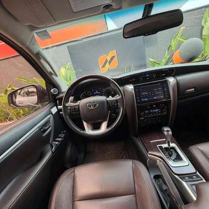 TOYOTA-HILUX SW4-2019