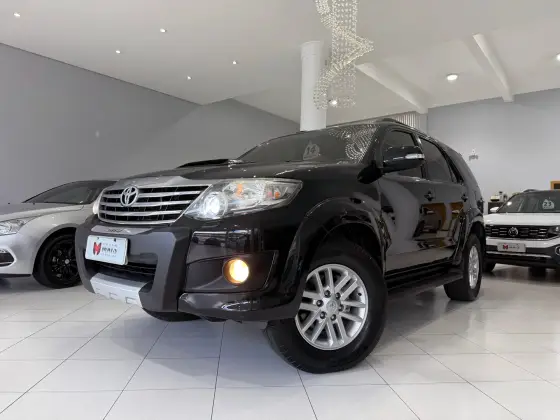 TOYOTA HILUX SW4 3.0 SRV 4X4 7 LUGARES 16V TURBO INTERCOOLER DIESEL 4P AUTOMÁTICO