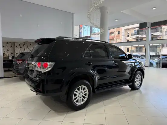 TOYOTA-HILUX SW4-2014