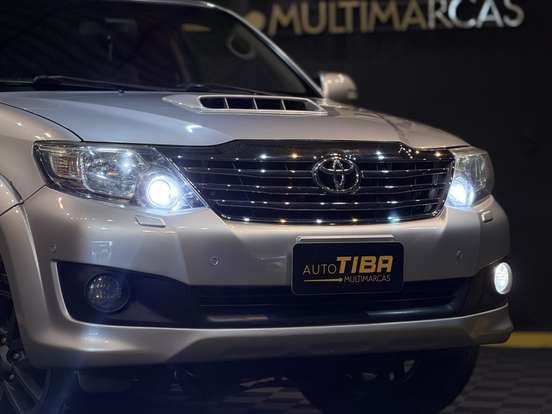 TOYOTA-HILUX SW4-2014