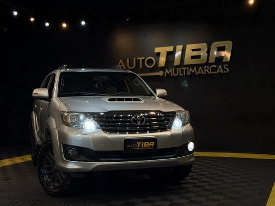 TOYOTA-HILUX SW4-3.0 SRV 4X4 16V TURBO INTERCOOLER DIESEL 4P AUTOMÁTICO TOYOTA-HILUX SW4-2014