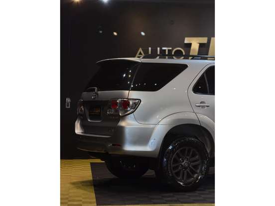 TOYOTA-HILUX SW4-2014