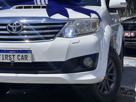 TOYOTA-HILUX SW4-2013