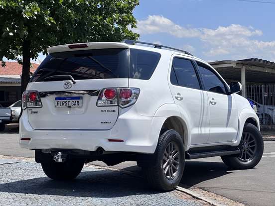 TOYOTA-HILUX SW4-3.0 SRV 4X4 16V TURBO INTERCOOLER DIESEL 4P AUTOMÁTICO TOYOTA-HILUX SW4-2013