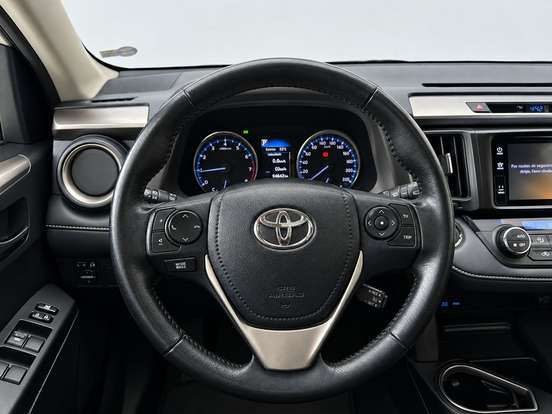 TOYOTA-RAV4-2018