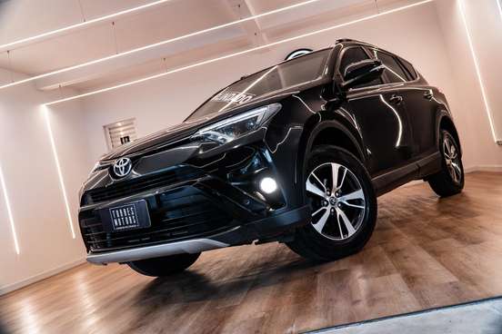 TOYOTA-RAV4-2018