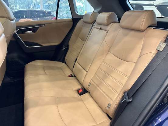 TOYOTA-RAV4-2025
