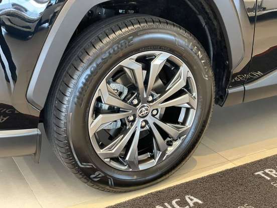 TOYOTA-RAV4-2025