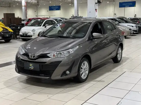 TOYOTA-YARIS-2018