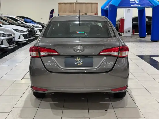 TOYOTA-YARIS-2018