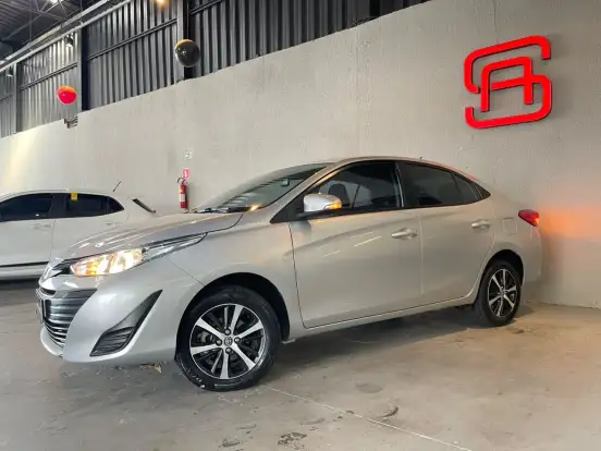 TOYOTA-YARIS-2021