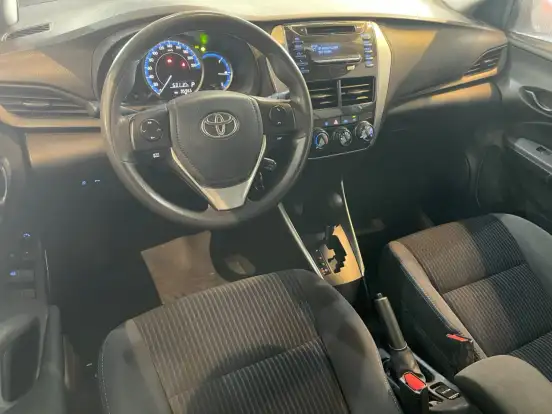 TOYOTA-YARIS-2021