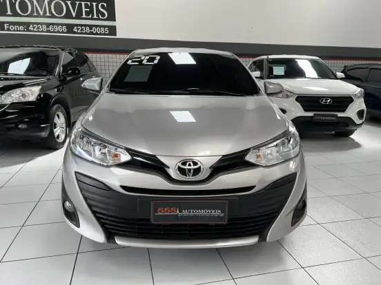 TOYOTA-YARIS-2019