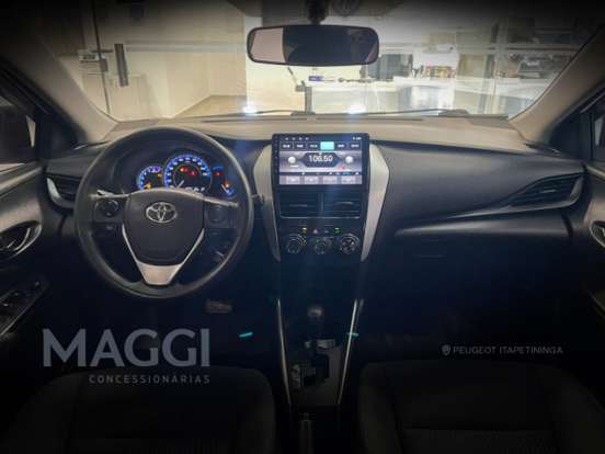 TOYOTA-YARIS-2020