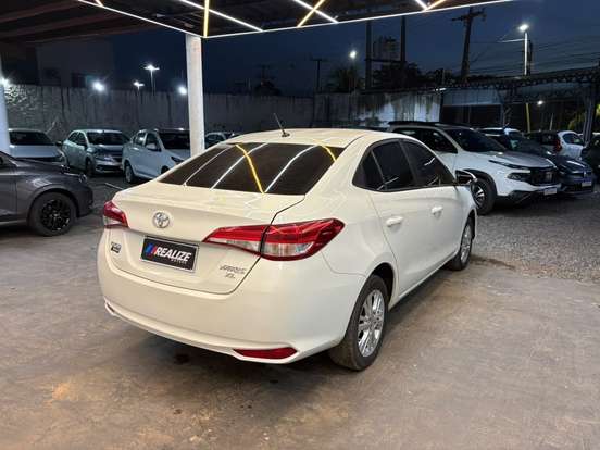 TOYOTA-YARIS-2019