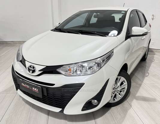 TOYOTA-YARIS-2018