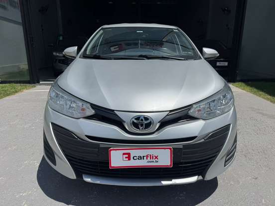 TOYOTA-YARIS-2020