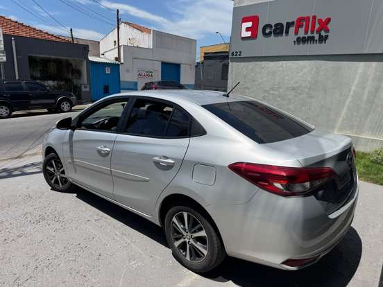 TOYOTA-YARIS-2020