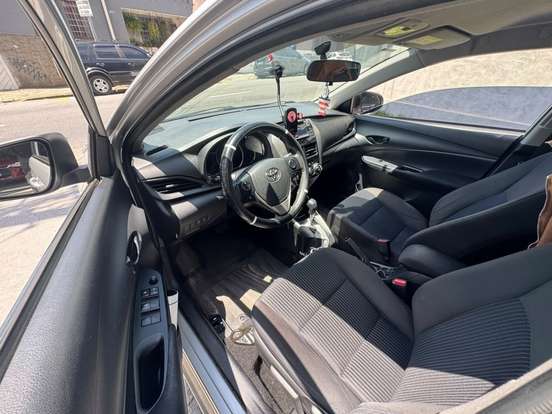 TOYOTA-YARIS-2020