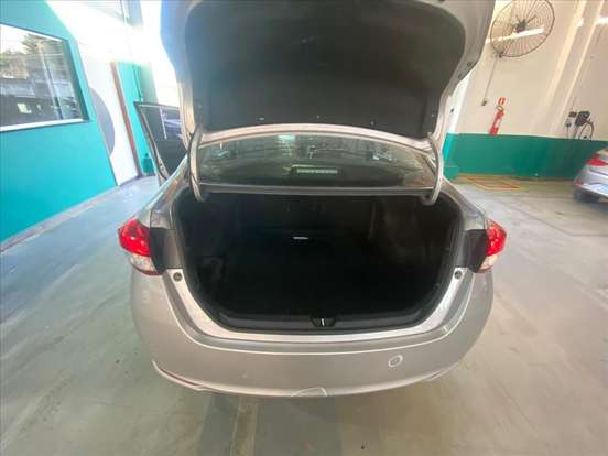 TOYOTA-YARIS-2018