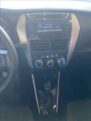 TOYOTA-YARIS-2018