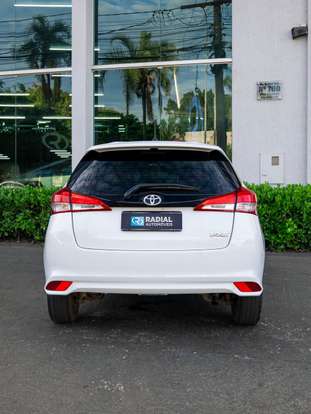 TOYOTA-YARIS-2023