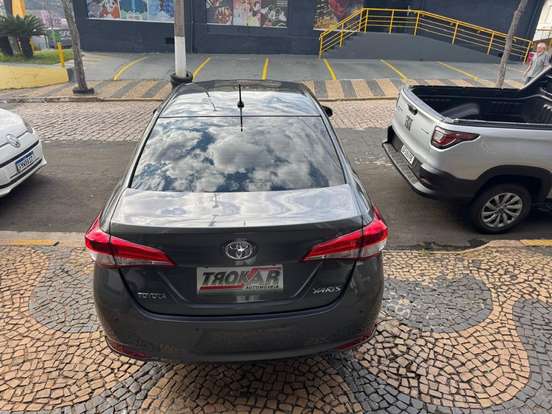 TOYOTA-YARIS-2023