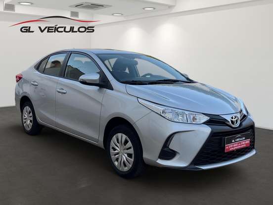 TOYOTA-YARIS-2023