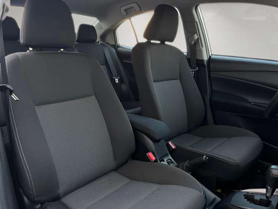 TOYOTA-YARIS-2023