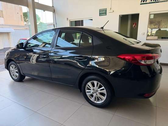 TOYOTA-YARIS-2018