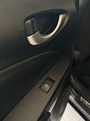 TOYOTA-YARIS-2018