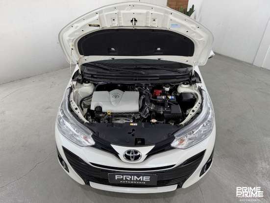 TOYOTA-YARIS-2019