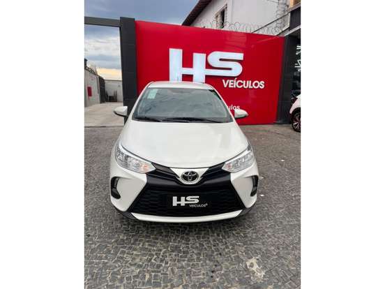 TOYOTA-YARIS-2024