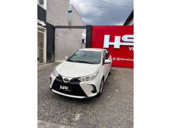 TOYOTA-YARIS-2024