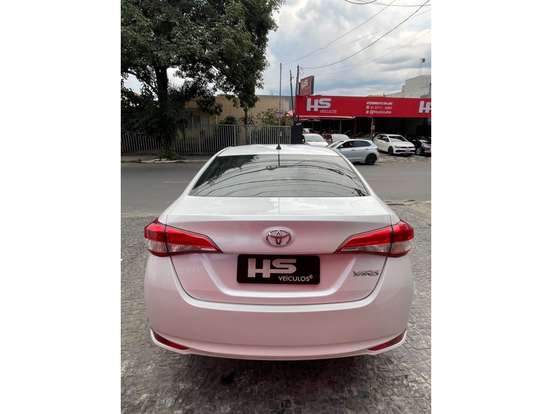TOYOTA-YARIS-2024