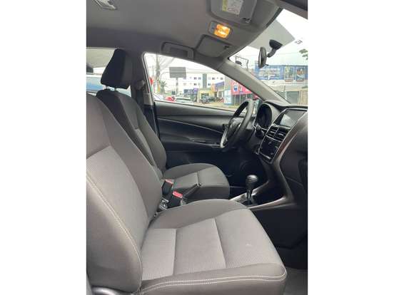 TOYOTA-YARIS-2024