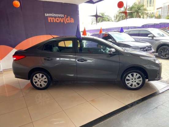 TOYOTA-YARIS-2024
