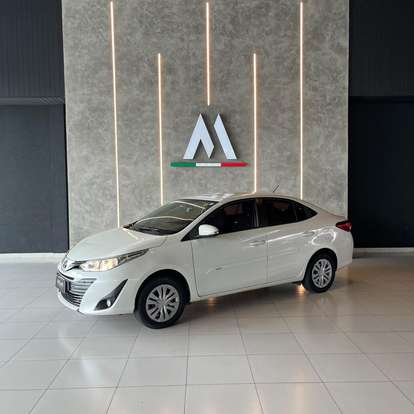 TOYOTA-YARIS-2019