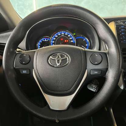 TOYOTA-YARIS-2019