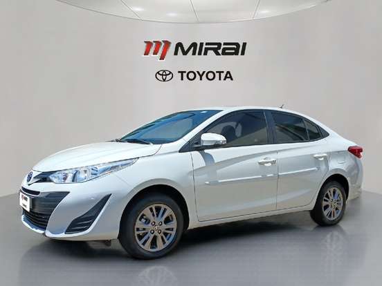 TOYOTA-YARIS-2021