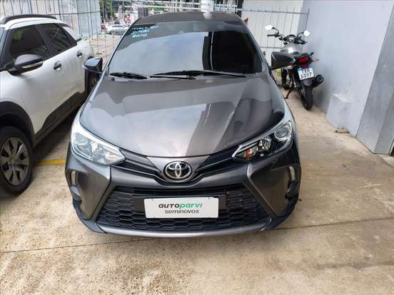 TOYOTA-YARIS-2024