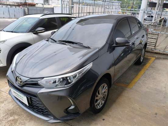 TOYOTA-YARIS-2024