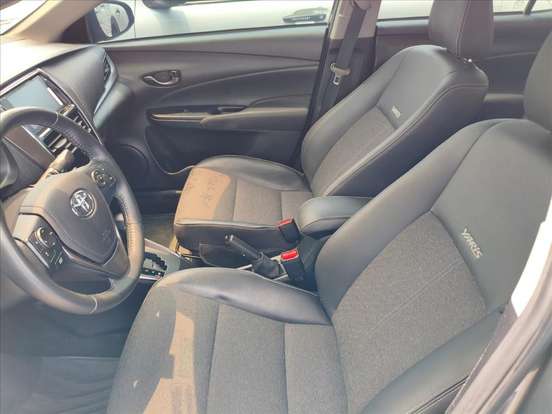 TOYOTA-YARIS-2024