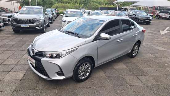 TOYOTA-YARIS-2024