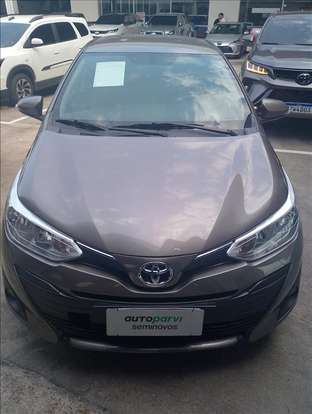 TOYOTA-YARIS-2019